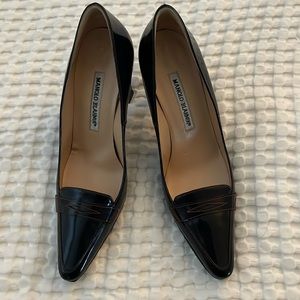 Monolo Blahnik Navy Point Toe Patent leather pump